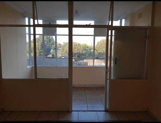 1 BEDROOM PROPERTY TO RENT IN MARLANDS